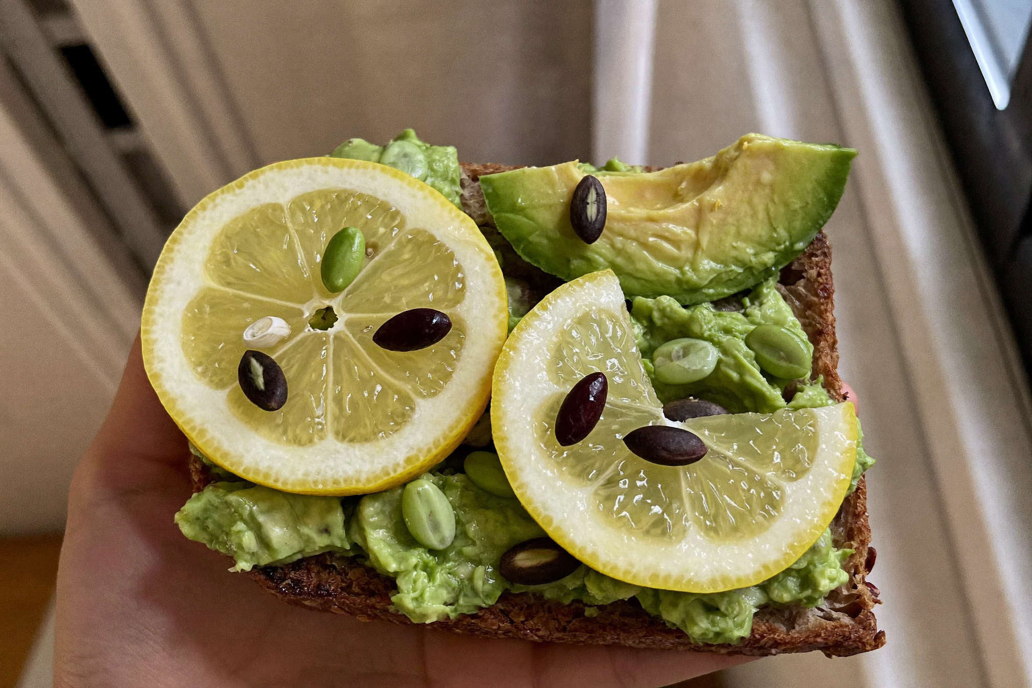 Tartine pain complet, avocat et citron — recette anti-cholestérol