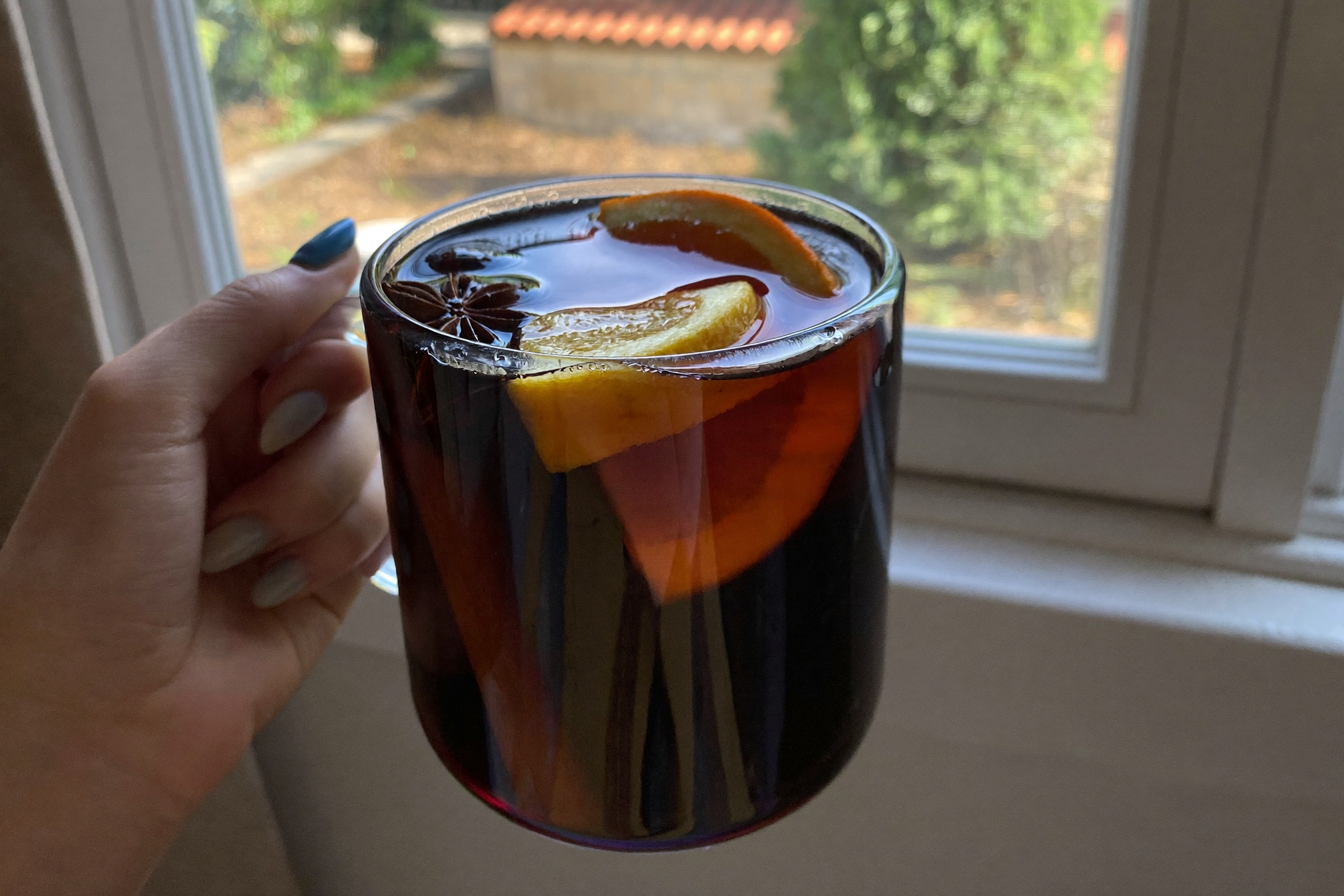 Vin chaud léger aux épices — boisson anti-cholestérol